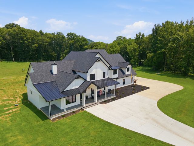 150 Scenic Cir, Pulaski, TN 38478