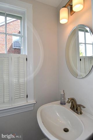 710 W VIEW TER, Alexandria, VA 22301