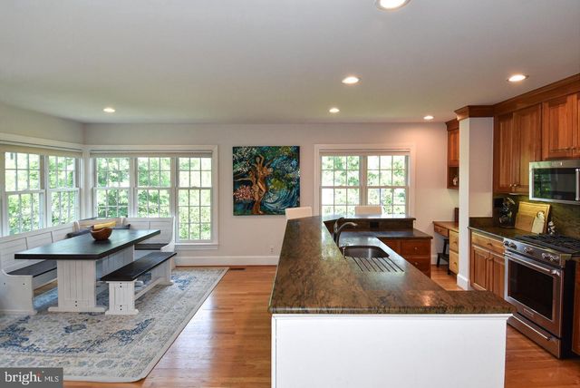 710 W VIEW TER, Alexandria, VA 22301