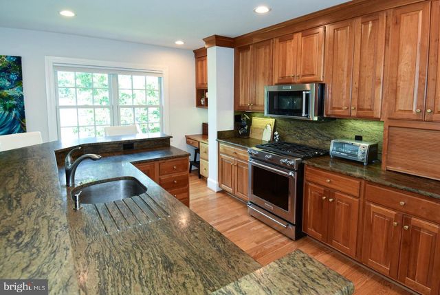 710 W VIEW TER, Alexandria, VA 22301