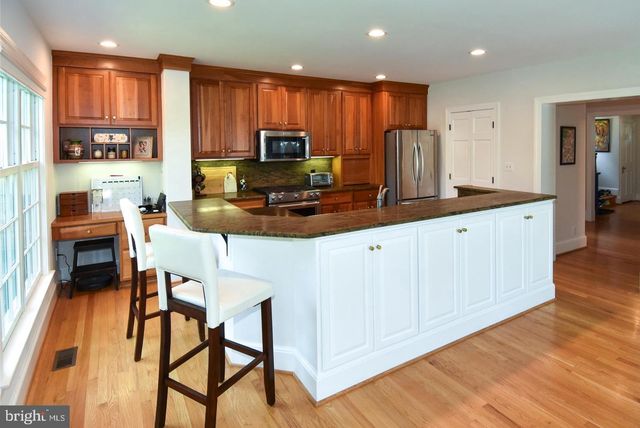 710 W VIEW TER, Alexandria, VA 22301