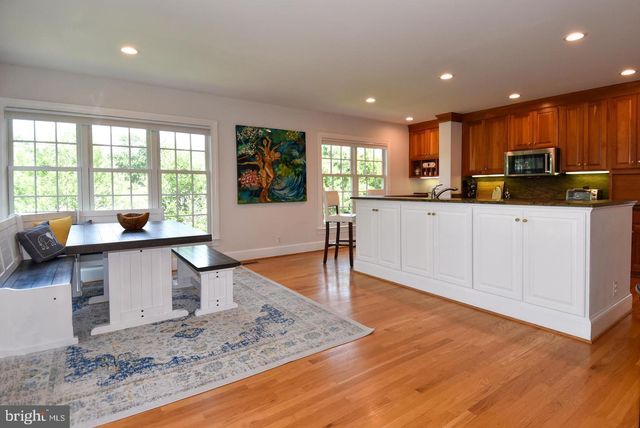 710 W VIEW TER, Alexandria, VA 22301