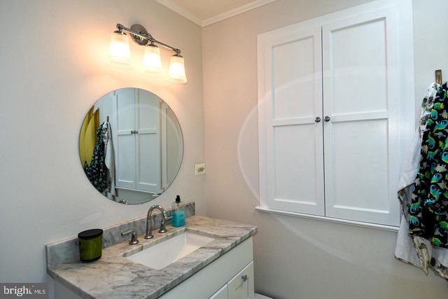 710 W VIEW TER, Alexandria, VA 22301