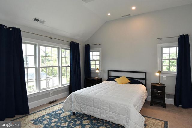 710 W VIEW TER, Alexandria, VA 22301