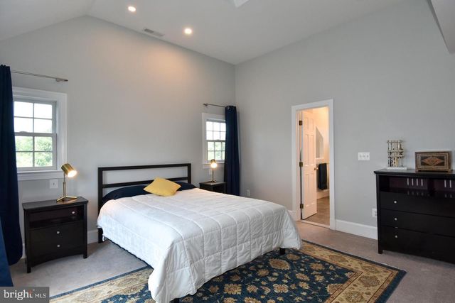 710 W VIEW TER, Alexandria, VA 22301