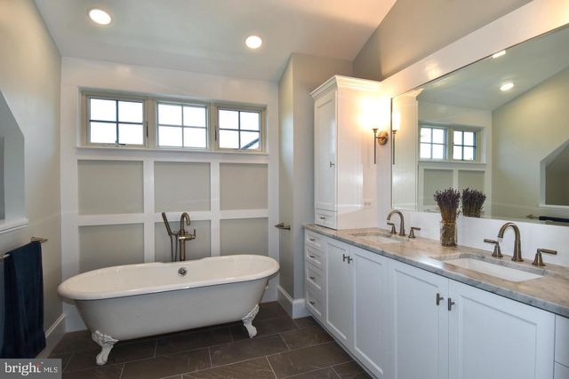 710 W VIEW TER, Alexandria, VA 22301