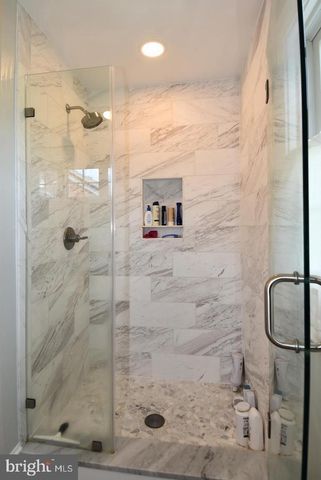 710 W VIEW TER, Alexandria, VA 22301