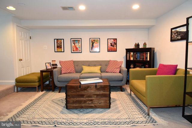 710 W VIEW TER, Alexandria, VA 22301