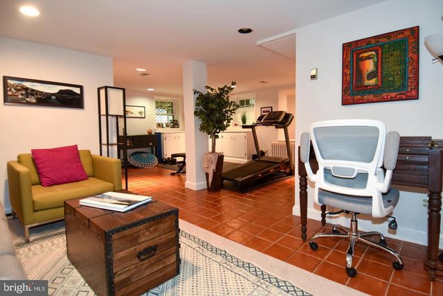 710 W VIEW TER, Alexandria, VA 22301