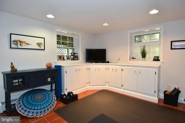710 W VIEW TER, Alexandria, VA 22301