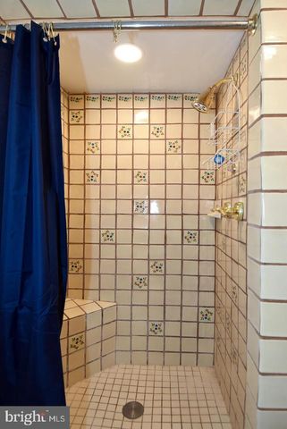 710 W VIEW TER, Alexandria, VA 22301