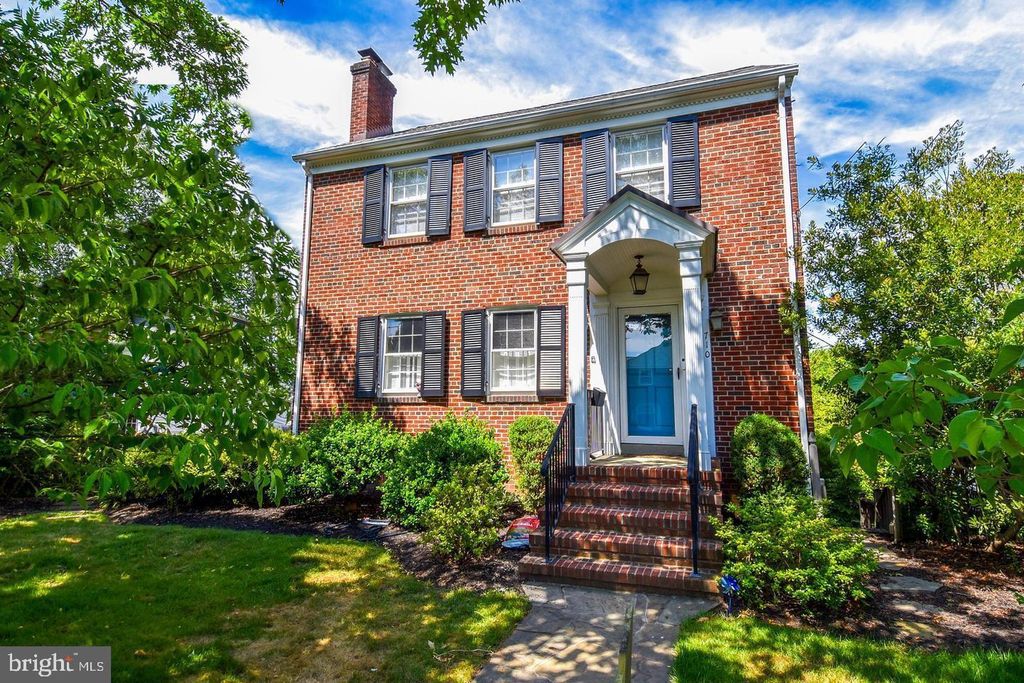 710 W VIEW TER, Alexandria, VA 22301