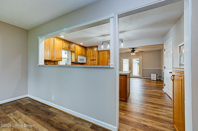 4001 Kurtz Ave, Louisville, KY 40229