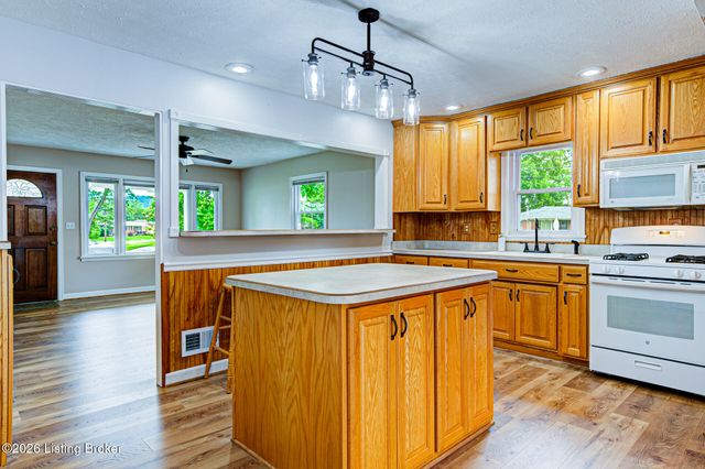 4001 Kurtz Ave, Louisville, KY 40229