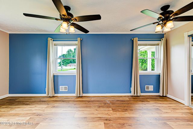 4001 Kurtz Ave, Louisville, KY 40229