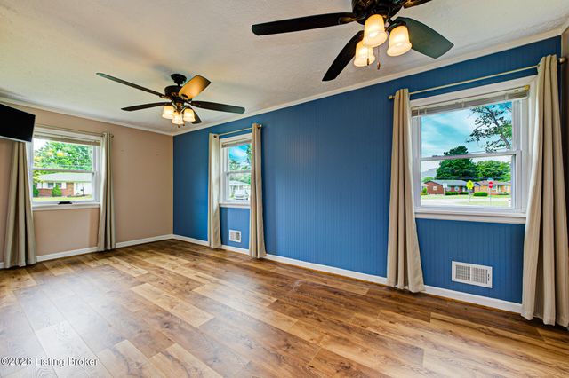 4001 Kurtz Ave, Louisville, KY 40229