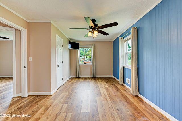 4001 Kurtz Ave, Louisville, KY 40229
