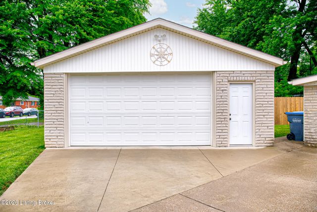 4001 Kurtz Ave, Louisville, KY 40229