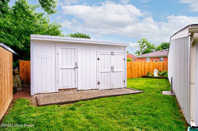4001 Kurtz Ave, Louisville, KY 40229