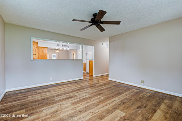 4001 Kurtz Ave, Louisville, KY 40229