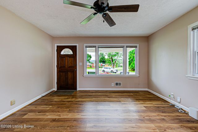 4001 Kurtz Ave, Louisville, KY 40229