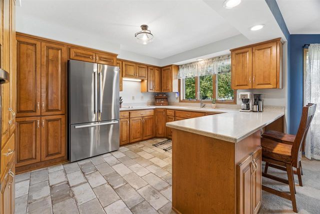 1337 ORCHARD COURT, Neenah, WI 54956