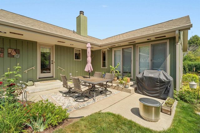 1337 ORCHARD COURT, Neenah, WI 54956