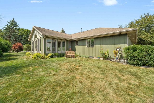 1337 ORCHARD COURT, Neenah, WI 54956