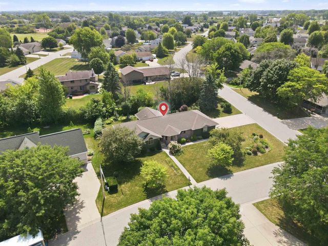 1337 ORCHARD COURT, Neenah, WI 54956