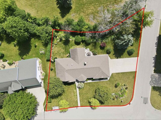 1337 ORCHARD COURT, Neenah, WI 54956