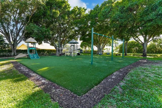 6256 Lansdowne Circle, Boynton Beach, FL 33472