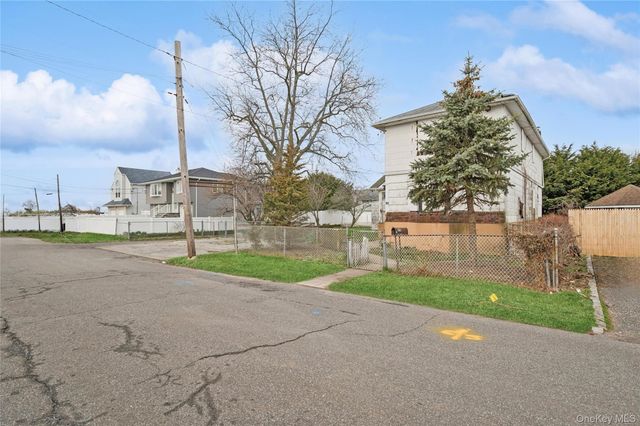 99 Wilson Avenue, Amity Harbor, NY 11701