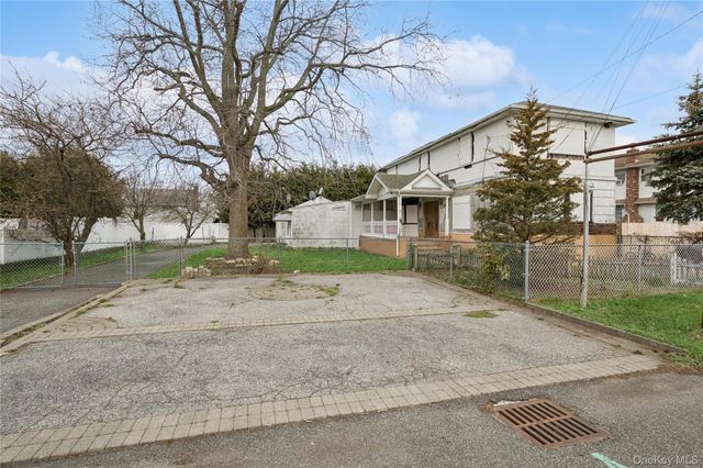 99 Wilson Avenue, Amity Harbor, NY 11701