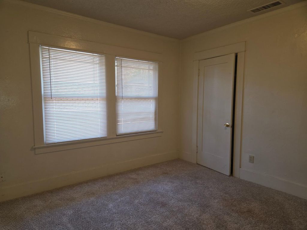 Image 4 of property listing at 1332 N Wilson, Fresno, CA 93728