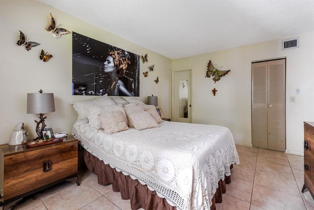150 Lake Meryl Drive 143, West Palm Beach, FL 33411