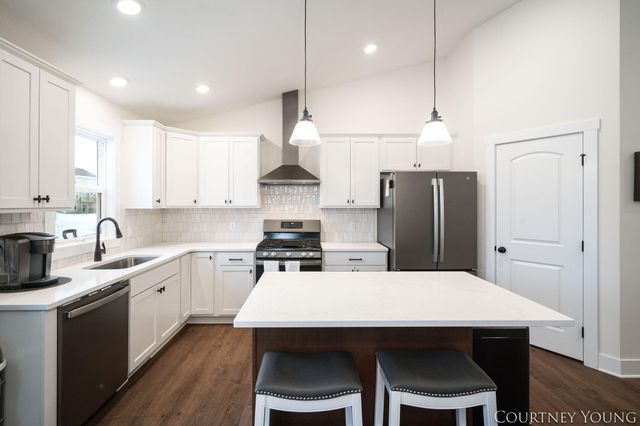 6695 Maria Drive, Hudsonville, MI 49426