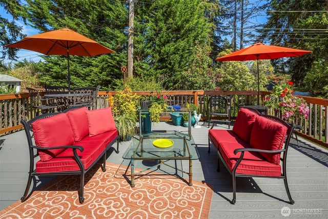 1015 Fir Park Lane, Fircrest, WA 98466