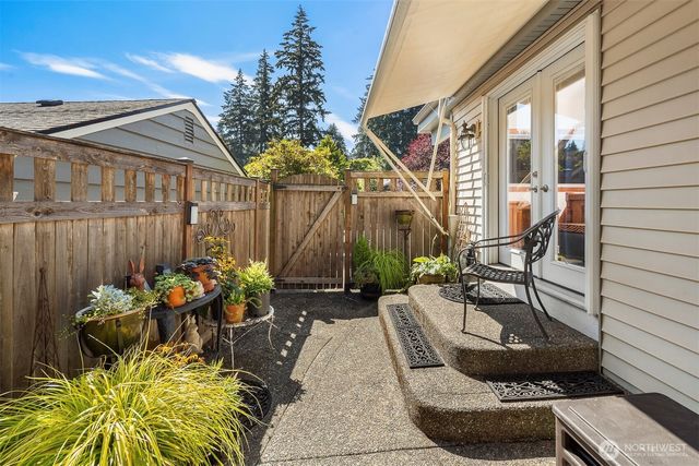1015 Fir Park Lane, Fircrest, WA 98466