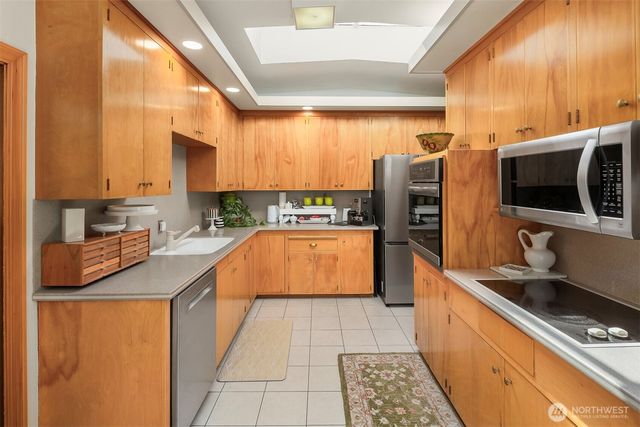 1015 Fir Park Lane, Fircrest, WA 98466