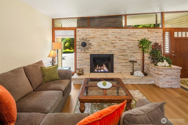 1015 Fir Park Lane, Fircrest, WA 98466