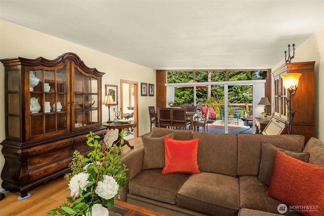 1015 Fir Park Lane, Fircrest, WA 98466