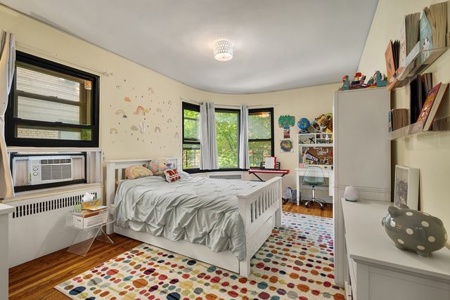 350 E 77TH Street 2AB, New York City, NY 10075