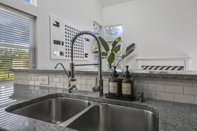512 Apple Valley Circle, Delaware, OH 43015