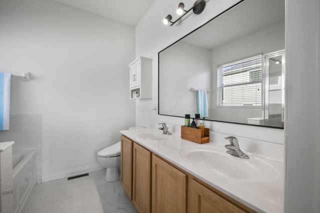 512 Apple Valley Circle, Delaware, OH 43015