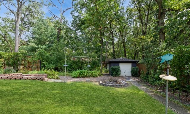 2041 E Gaisor Drive, Crete, IL 60417