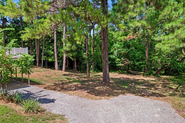 1165 Bleich Rd, Paducah, KY 42003