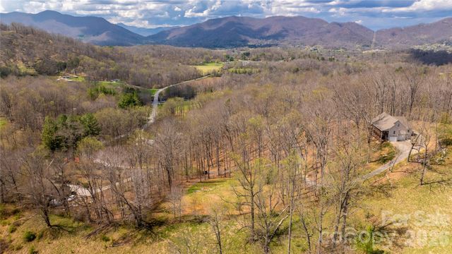 90 Last Coyote Trail, Canton, NC 28716