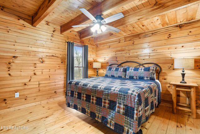 2558 Wildcat Ridge Rd, Sevierville, TN 37862