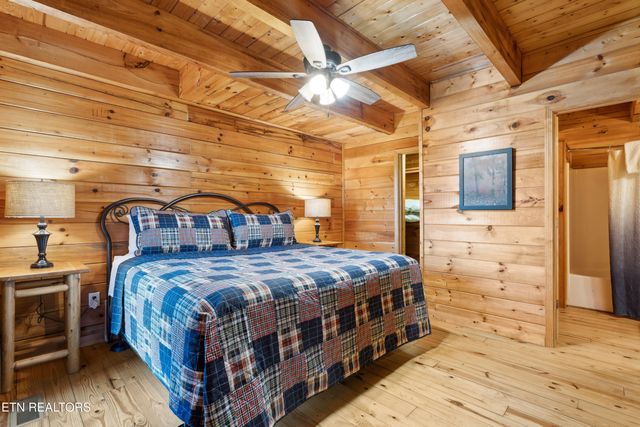 2558 Wildcat Ridge Rd, Sevierville, TN 37862