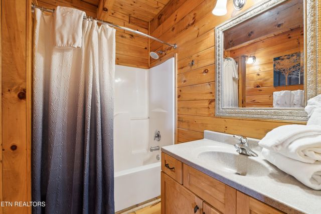 2558 Wildcat Ridge Rd, Sevierville, TN 37862